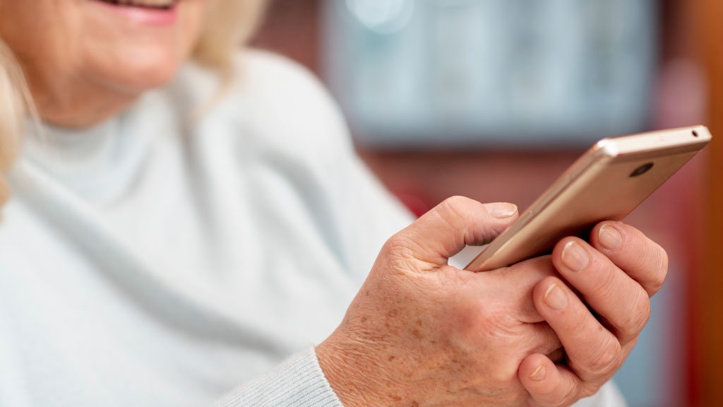 How to Set Up a Simple Phone: Easy Tips to Make Your Phone Simpler