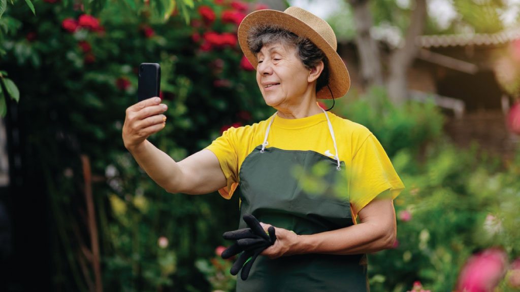 Silvercell vs. Consumer Cellular: The Smarter Choice for Seniors
