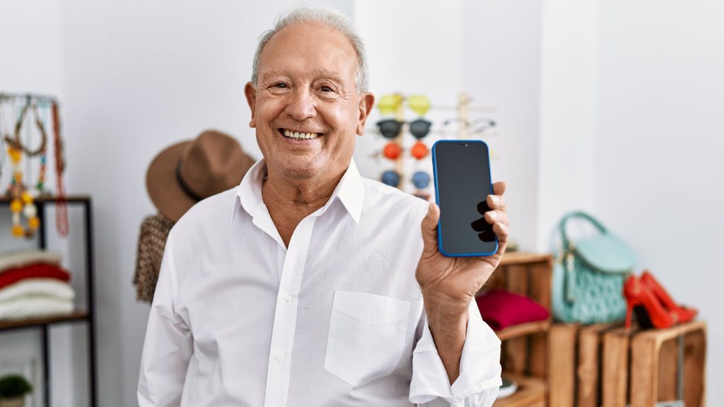 Streamline Your Smartphone: Practical Settings to Help Seniors