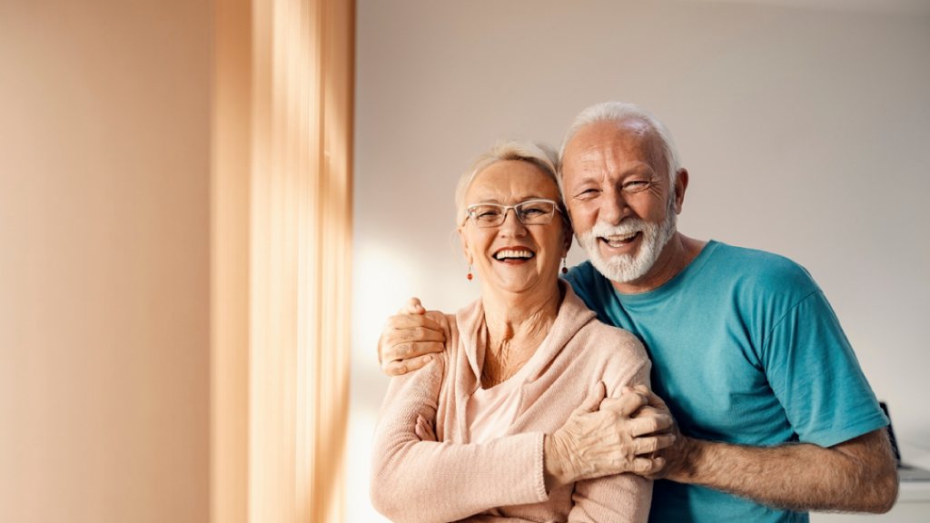 Stress Free Phone Service for Seniors: Why 65+ Choose Silvercell